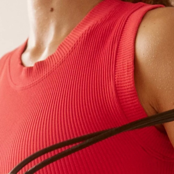 Free People Happiness Runs Muscle Tank Top in Tea Berry Size XL NEW - Picture 4 of 10